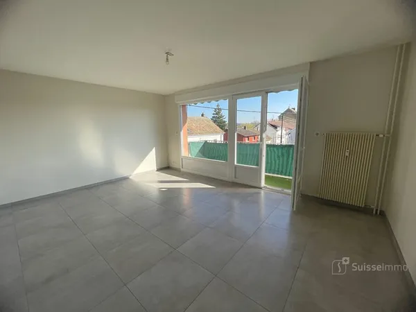 Belfort, Lumineux appartement T3 avec balcon et Garage