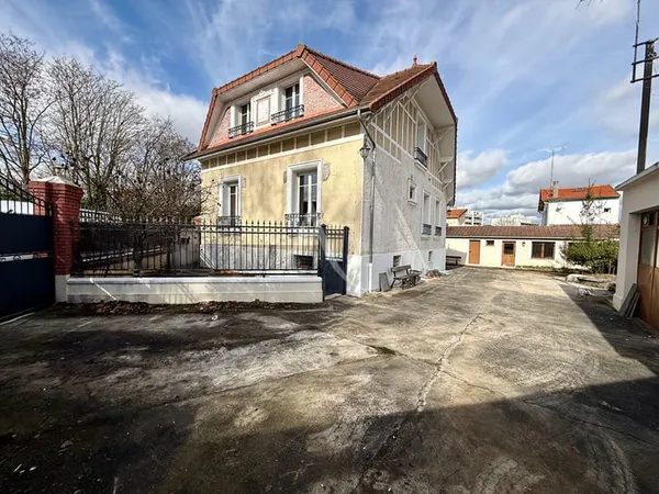 VILLEMOMBLE, Maison, 10 pièces, 139m2