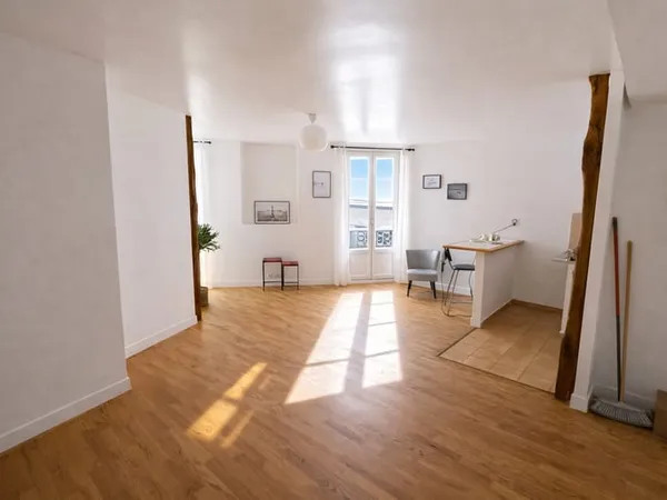 Grand Studio aménagé refait à neuf