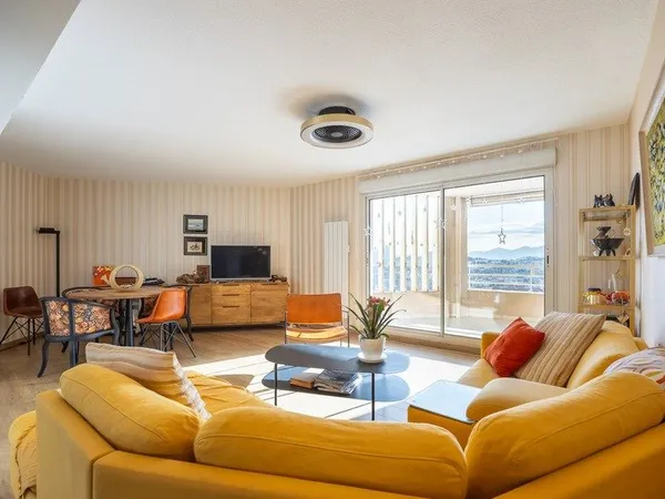 ***VISITE VIRTUELLE SUR DEMANDE - MARSEILLE 4EME - T3 71 m² - TERRASSES - VUE DÉGAGÉE - BOX - LONGCH