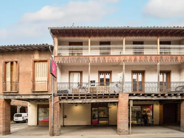 Immeuble T7 de 453 m2 à Saint-sulpice-sur-lèze 31410, Rue de la République