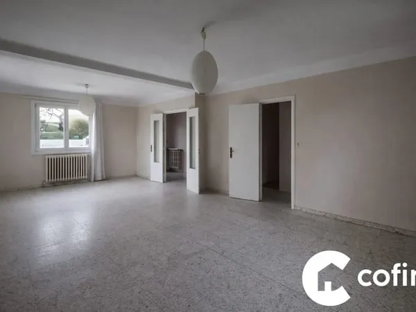 St Pierre d'Irube, maison sur 2 niveaux à potentiel