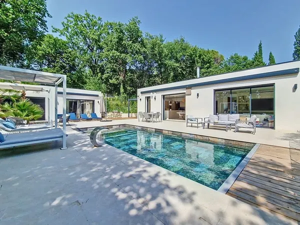 Maison 7 pièces 270 m²