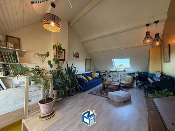 APPARTEMENT T5 EN DUPLEX AVEC 3 CHAMBRES - PLACE STRASBOURG