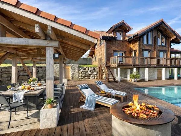 Maison Grazac 160.19 m2 T5 avec piscine sur 3800 m²