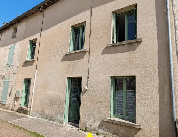 Maison de bourg de 99m2 Magné bourg