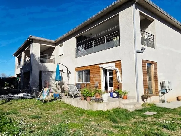 Appartement T3 - rez-de-jardin - Terrasse et véranda - Proche des plages et commerces