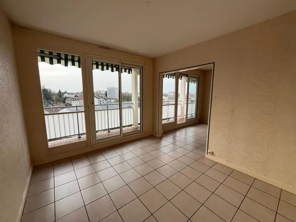 Appartement Bourg En Bresse 5 pièce(s)