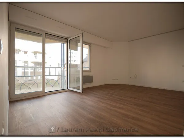 Dpt Pyrénées Atlantiques (64), à vendre PAU appartement T2 Résidence Senior