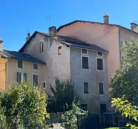 2 pièces idéal pour investisseur ou amoureux de la montagne souhaitant créer un appartement à son go