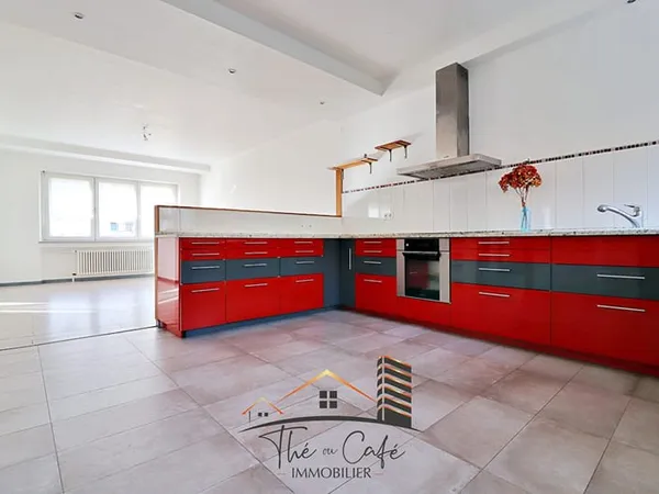 THIONVILLE : MAISON DE VILLE FAMILIALE F7 AVEC JARDIN ET GARAGE