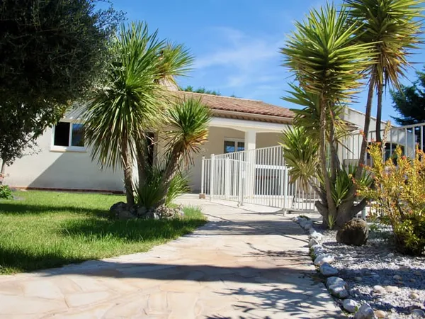 BELLE VILLA LANGUEDOCIENNE AVEC GARAGE