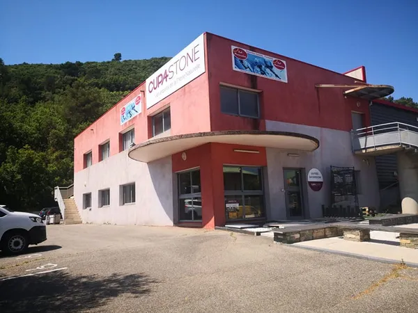 A LOUER SAINT-MAXIMIN bureau de 190 m2 avec parkings