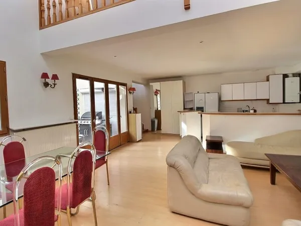 Duplex avec exterieur et place de stationnement