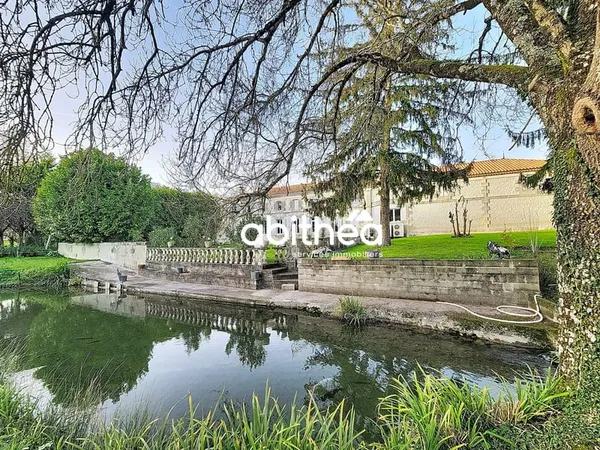 9 pièces 247m2 | 15000 m2 | ENSEMBLE IMMOBILIER | CHARENTAIS