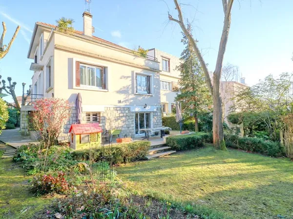 Maison Antony 7 pièce(s) 132.97 m2 sur un terrain de 526m²