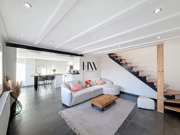 Maison de village à vendre - rénovée avec grande terrasse - Coeur de Feigères