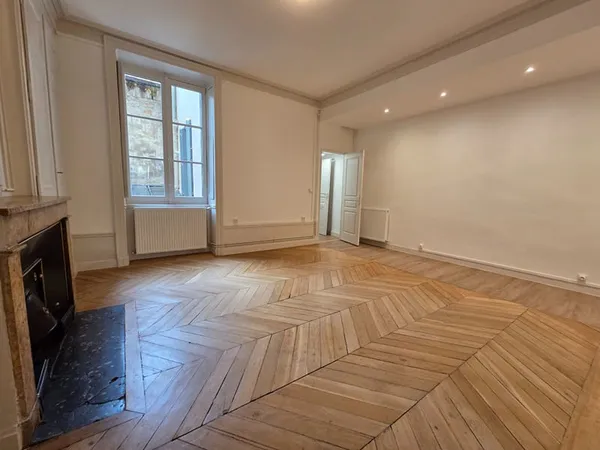 T4 rénové Ainay