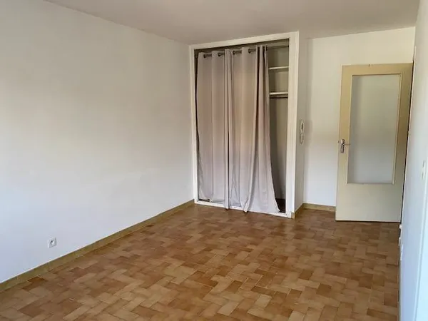 Studio 1 pièce 27 m²