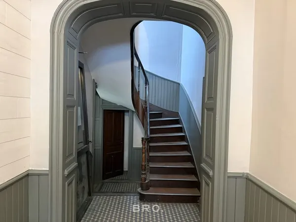 APPARTEMENT - 2 PIÈCES - 42M2 - À RÉNOVER - VANNES ST.PATERN
