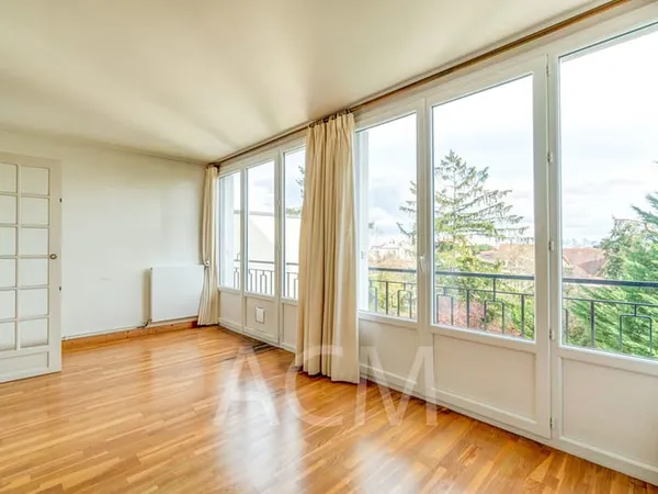 Appartement 3 pièces à vendre à Maisons-Laffitte - Dernier étage, bon état