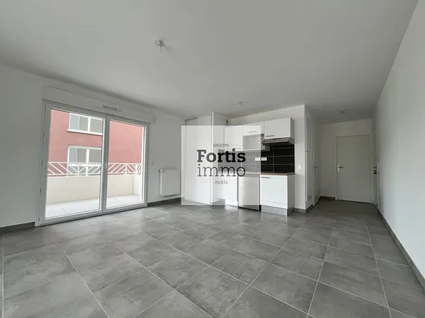 2 pièces avec balcon et parking-1ère location