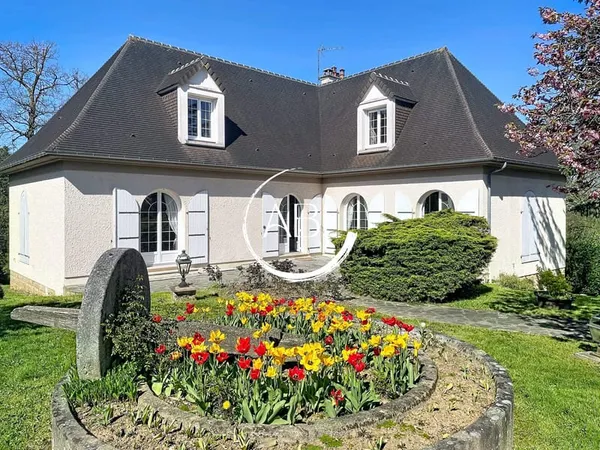 Maison familiale 200 m² avec vue sur le lac et la forêt à Bag