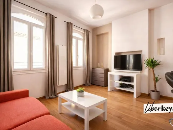 EXCLUSIVITÉ - Vieux-Port - Rentabilité 13 % - Appartement 2 pièces de 40 m² entièrement équipé