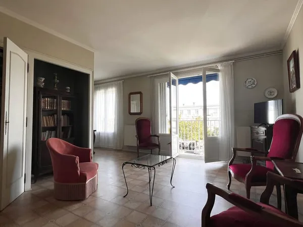 T4 lumineux 3/4 chambres balcon, cave, stationnement L