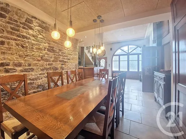 Maison 8 pièces 189 m²