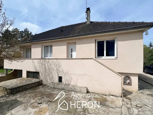 PAVILLON TRADITIONNEL PROCHE NEMOURS