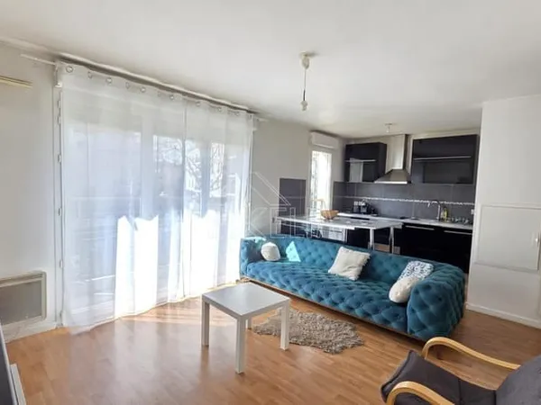 BORD DE SEINE, PROCHE CENTRE VILLE, UN EXTERIEUR 2 PLACES DE PARKING!!!