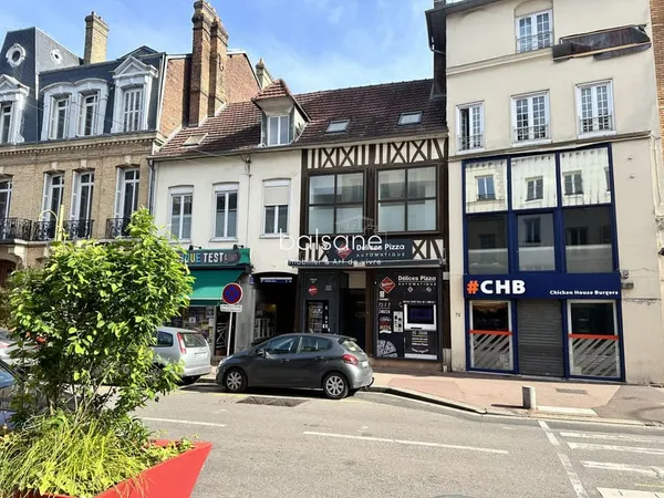 Elbeuf Centre : Immeuble de 2 étages à fort potentiel