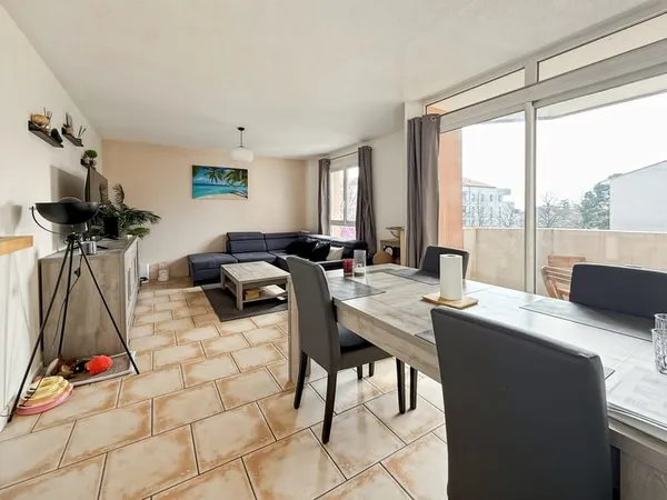 APPARTEMENT T4 AVEC BALCON ET GARAGE !