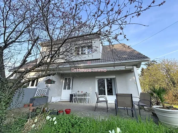 Maison familiale en bon état 4 chambres Toiture récente Terrain divisible Estrablin, quartier Petite