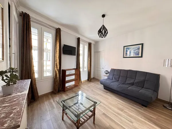 SAINT VINCENT - STUDIO F1 MEUBLE DANS RUE CALME