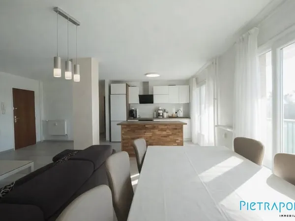 T3 rénové avec 2 balcons vue dégagée et 2 stationnements