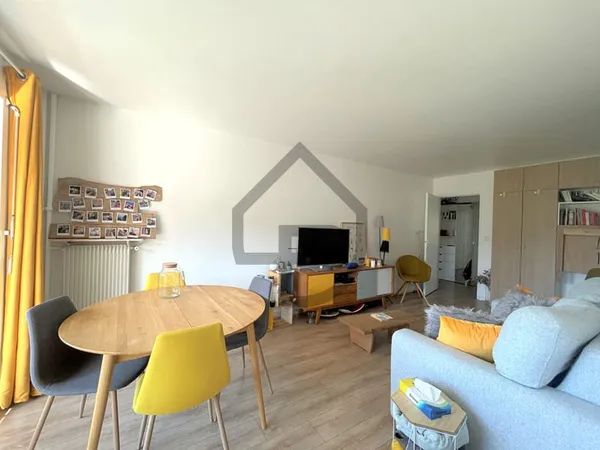 DEUX PIECES DE 51 M² AVEC BALCON ET CAVE