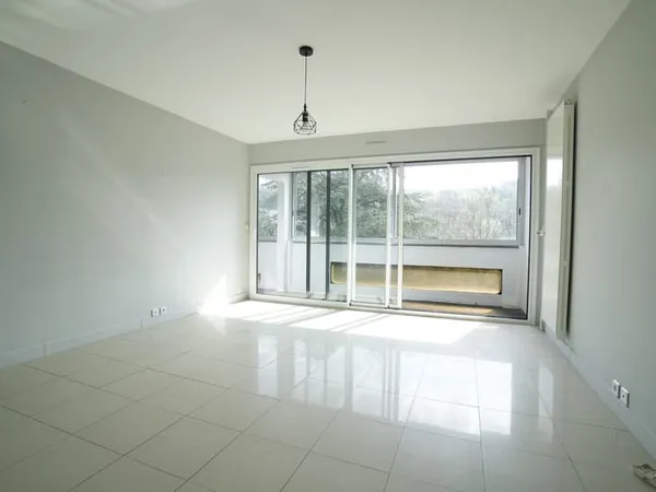 F3 lumineux avec grande loggia - Résidence calme - Bords de