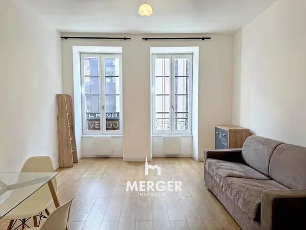 STUDIO DE 30M2 REFAIT À NEUF QUARTIER HALLES