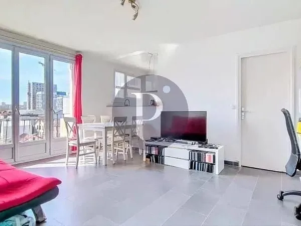 APPARTEMENT 3 PIÈCES - BALCONS - CAVE - PARKING EN SOUS-SOL