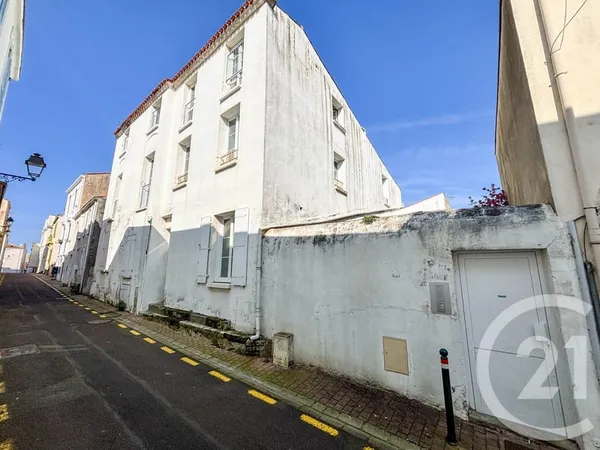 Bâtiment 347 m²