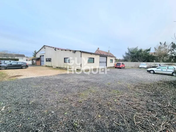 Local d’activité et entrepôt Location Vernouillet  438m² 1900€