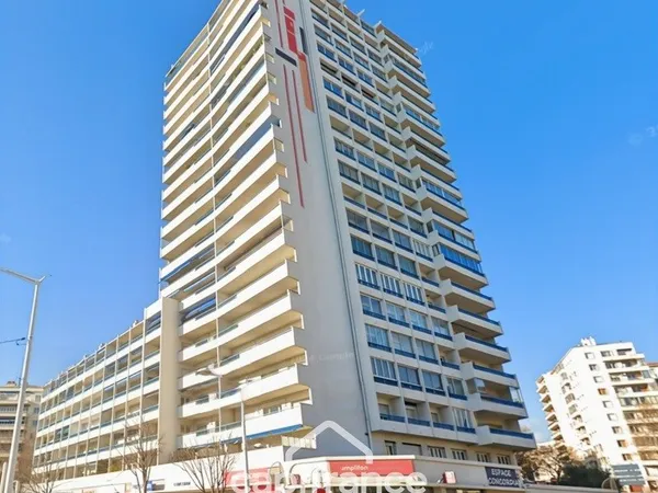 Appartement à vendre 3 pièces + terrasse TOULON (83)