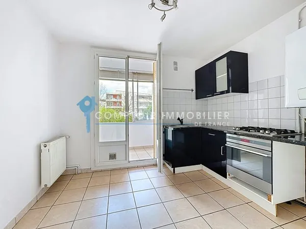 SAINT-MARTIN-D'HERES - T4 + LOGGIA