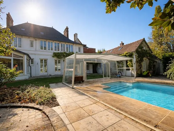 MAISON BOURGEOISE 10 PIECES