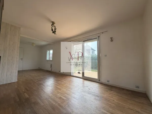 Maison 39 m2 - Terrain 749 m2 - Dépendance - Garage - Travau