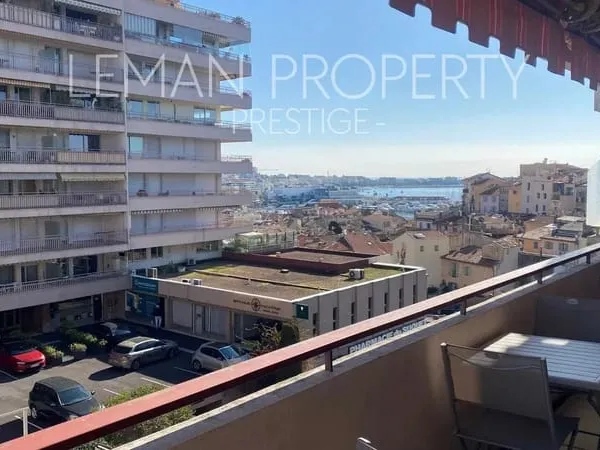 CANNES SUQUET VENTE 3 PIÈCES DE 55,78 M2 - TERRASSE - CAVE - PLACE DE STATIONNEMENT