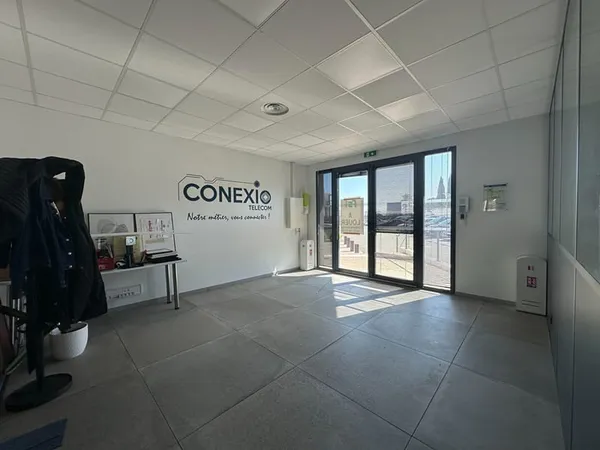 LOCAUX PROFESSIONNELS BÉZIERS - 200m²