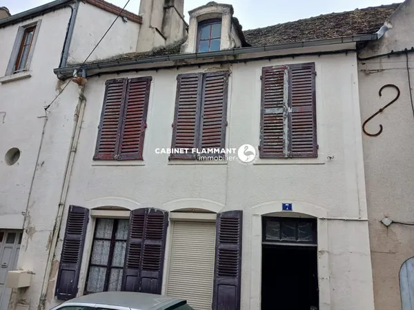 MAISON DE VILLE